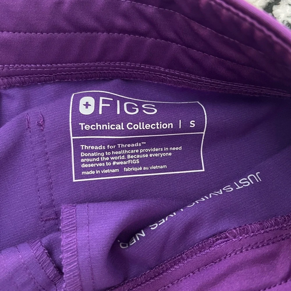 Figs Women's Purple Scrub Top - Picture 7 of 8